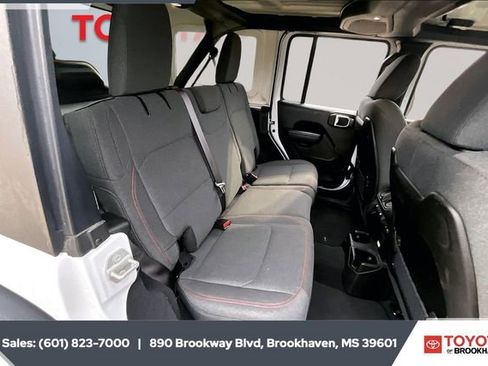 Used 2025 Jeep Wrangler Unlimited Rubicon image 20