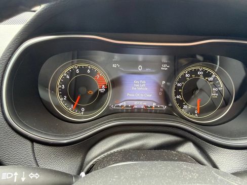 Used 2022 Jeep Cherokee Latitude Lux w/ Sun & Sound Group AWD/4WD image 8