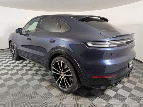 New 2026 Porsche Cayenne GTS image 3