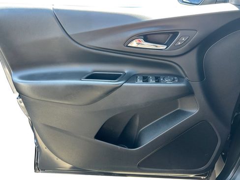 Used 2022 Chevrolet Equinox LT FWD image 25