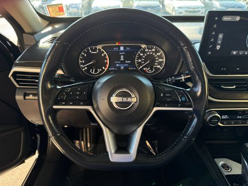 Used 2023 Nissan Altima 2.5 SL FWD image 31