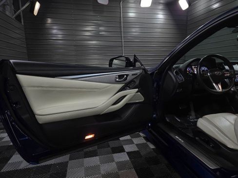 Used 2018 INFINITI Q60 Red Sport 400 w/ Pro Active Package image 30