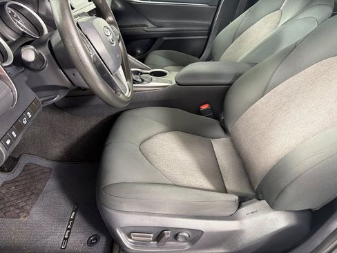 Used 2024 Toyota Camry LE FWD image 11