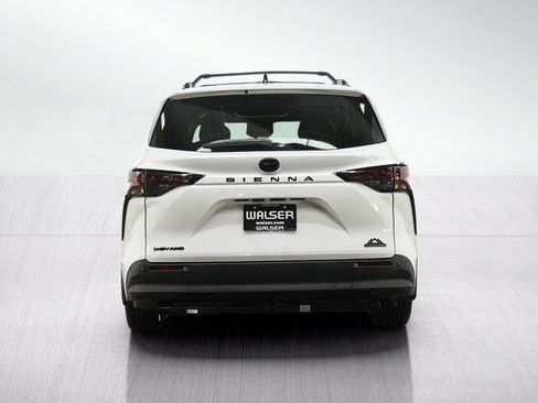 Used 2026 Toyota Sienna XLE Woodland Edition AWD/4WD image 4