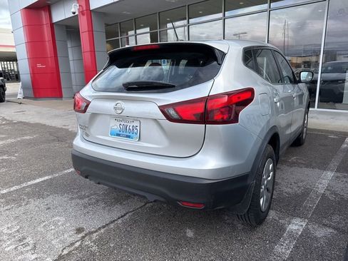 Used 2017 Nissan Rogue Sport S FWD image 4