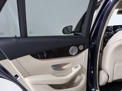 Used 2017 Mercedes-Benz GLC 300 4MATIC image 22