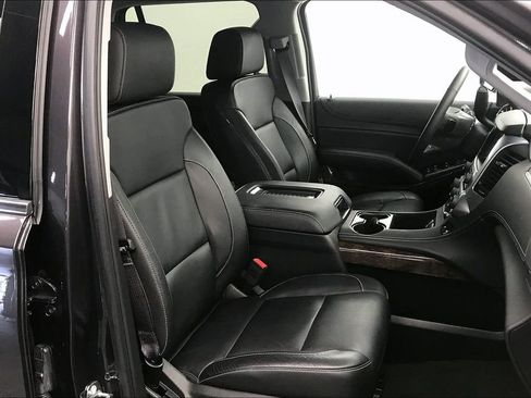 Used 2017 Chevrolet Tahoe LT w/ Luxury Package RWD image 6