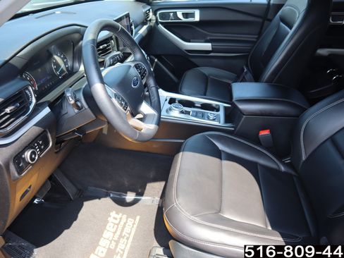 Used 2023 Ford Explorer XLT w/ Equipment Group 202A AWD/4WD image 16