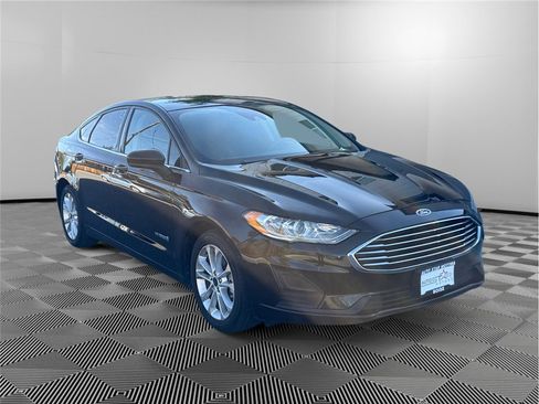 Used 2019 Ford Fusion SE FWD image 8