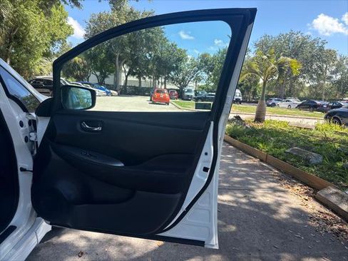 Used 2019 Nissan Leaf S FWD image 17