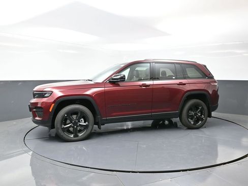 New 2025 Jeep Grand Cherokee Altitude w/ Trailer Tow Package image 5