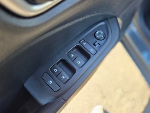 New 2026 Hyundai Venue SE image 19