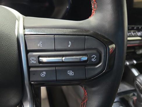 Used 2023 Chevrolet Colorado Z71 w/ Z71 Convenience Package 2 image 17