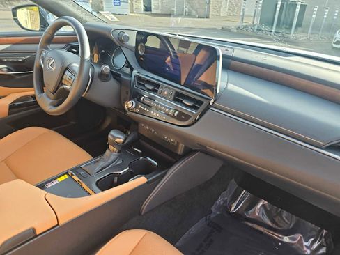 Used 2025 Lexus ES 350 w/ Premium Package image 12