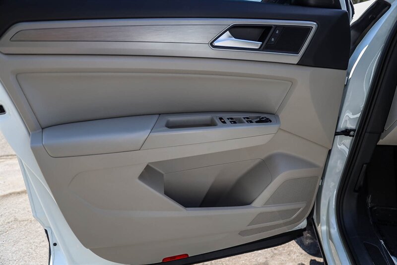 Used 2019 Volkswagen Atlas SE FWD image 26