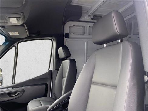 Used 2025 Mercedes-Benz Sprinter 2500 image 14