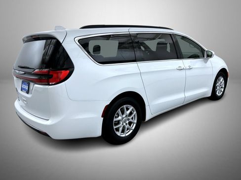 Certified 2022 Chrysler Pacifica Touring-L FWD image 5