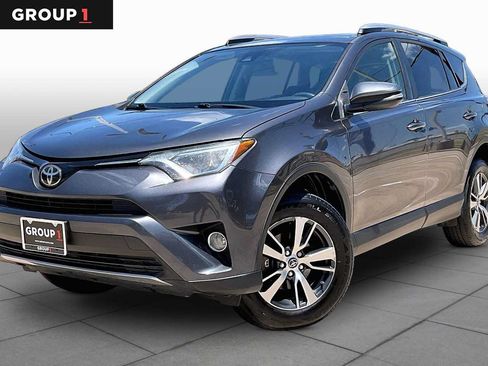 Used 2018 Toyota RAV4 XLE AWD/4WD image 1