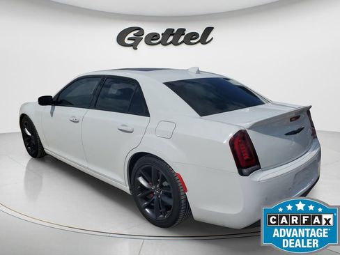 Used 2023 Chrysler 300 C image 5