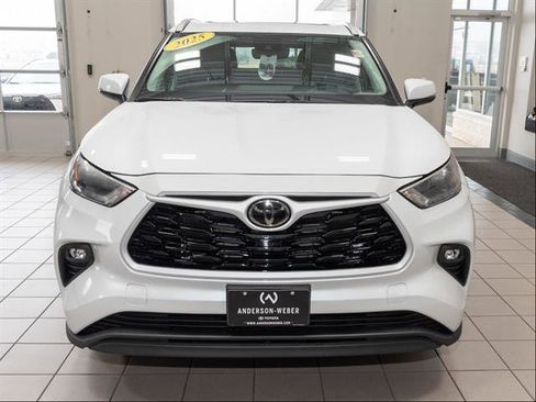 Used 2025 Toyota Highlander XLE image 8