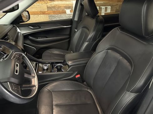 Used 2021 Jeep Grand Cherokee L Limited w/ Trailer Tow Group (B) image 12