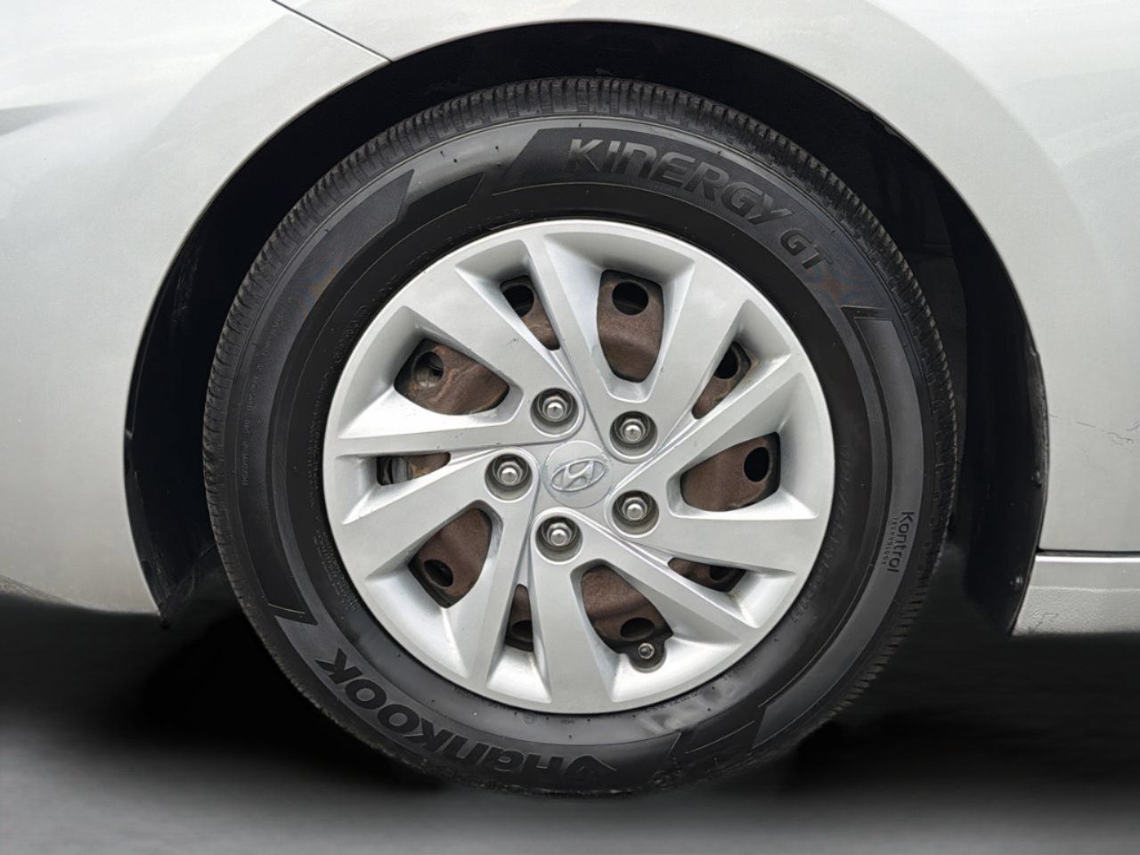 Used 2020 Hyundai Elantra SE FWD image 29