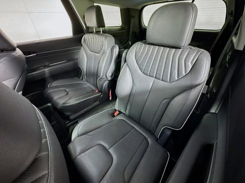 Used 2023 Hyundai Palisade Limited w/ Cargo Package image 24