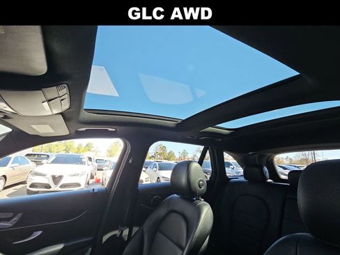 Used 2017 Mercedes-Benz GLC 300 4MATIC image 28