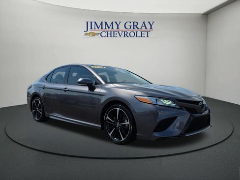 Used 2020 Toyota Camry XSE FWD image 7