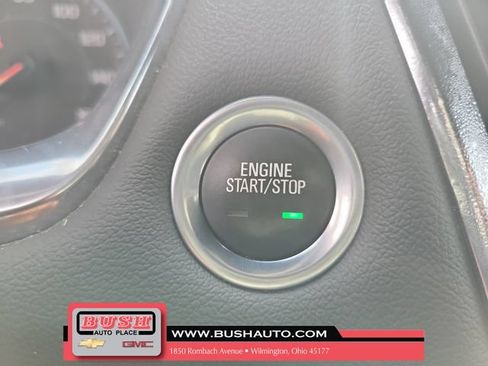 Used 2023 Chevrolet Traverse LT FWD image 30