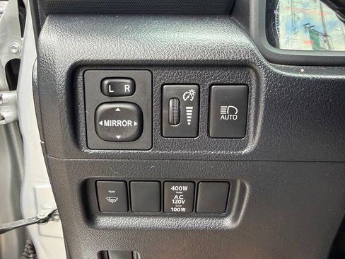 Used 2020 Toyota 4Runner SR5 AWD/4WD image 23