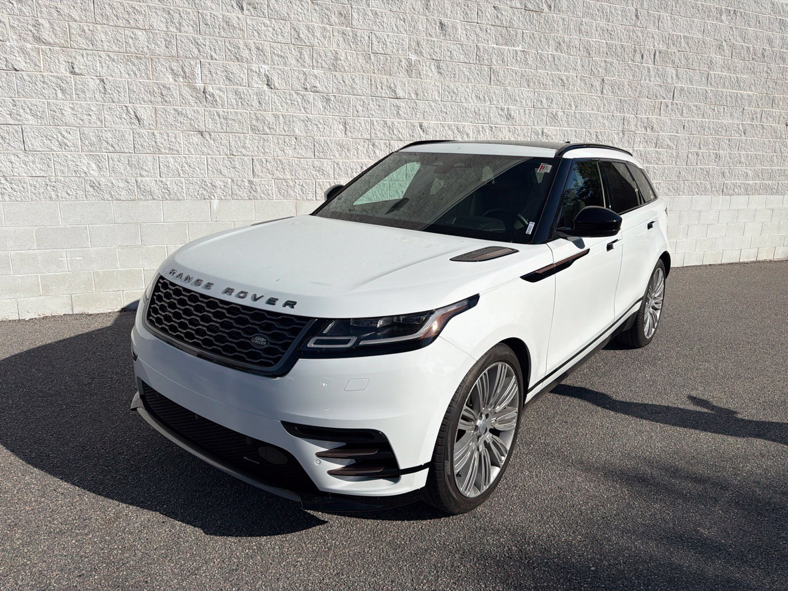 Used 2023 Land Rover Range Rover Velar R-Dynamic S AWD/4WD image 1