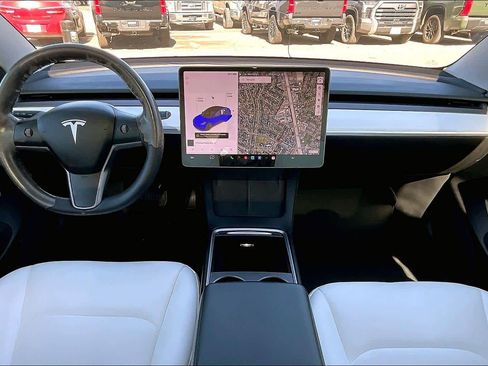 Used 2021 Tesla Model 3 Standard Range Plus image 14