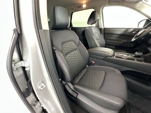Used 2024 Nissan Pathfinder S FWD image 26