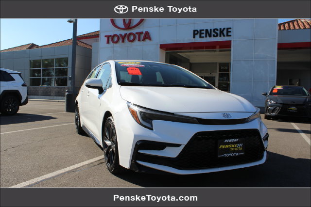 Certified 2024 Toyota Corolla SE w/ SE Package FWD image 1