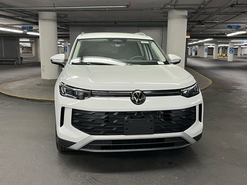 New 2026 Volkswagen Tiguan SE AWD/4WD image 31