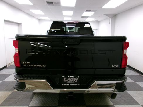 Used 2022 Chevrolet Silverado 3500 LTZ w/ LTZ Convenience Package AWD/4WD image 11