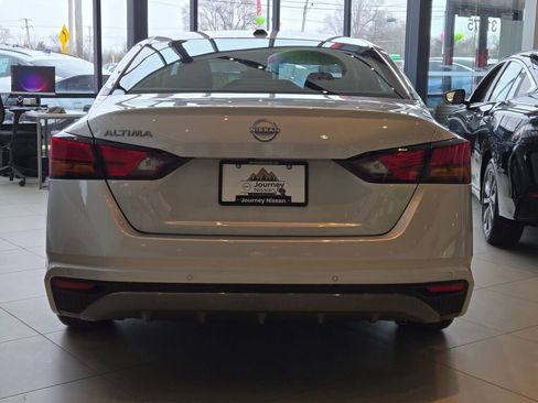 New 2026 Nissan Altima 2.5 SV FWD image 11