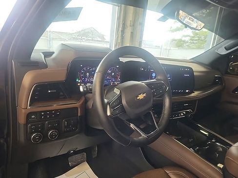 Used 2025 Chevrolet Tahoe High Country image 9