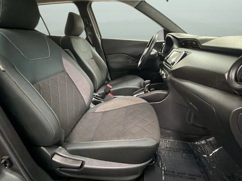 Used 2019 Nissan Kicks S FWD image 20