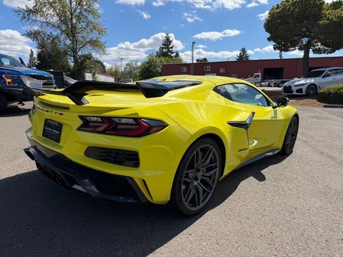 Used 2023 Chevrolet Corvette Z06 RWD image 5