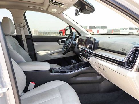 Used 2025 Kia Sorento S w/ Panoramic Sunroof Package FWD image 15