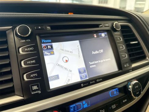 Used 2018 Toyota Highlander Limited image 31
