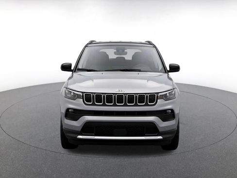 Used 2025 Jeep Compass Limited AWD/4WD image 2