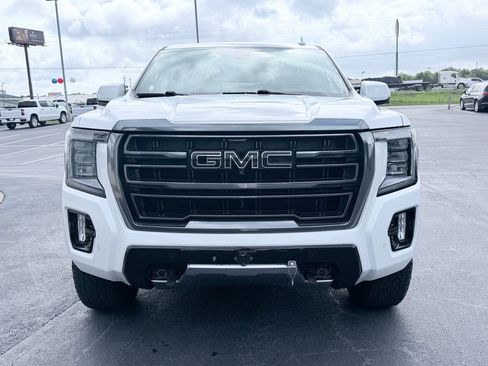Used 2022 GMC Yukon AT4 w/ Technology Package AWD/4WD image 3
