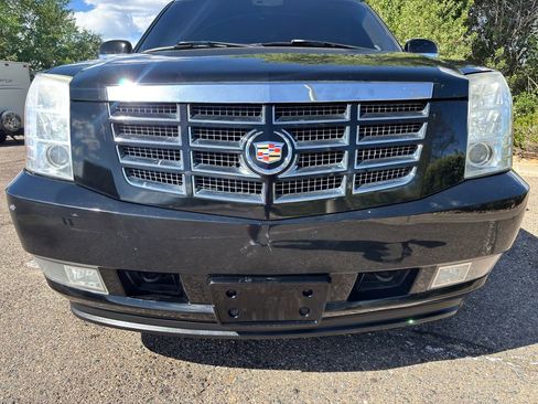 Used 2007 Cadillac Escalade ESV AWD w/ Information Package image 4