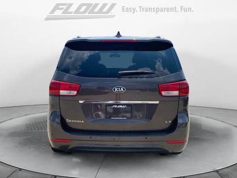 Used 2018 Kia Sedona LX w/ LX Essentials Premium Package FWD image 8