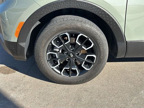 Used 2023 Hyundai Santa Cruz SEL Premium image 3