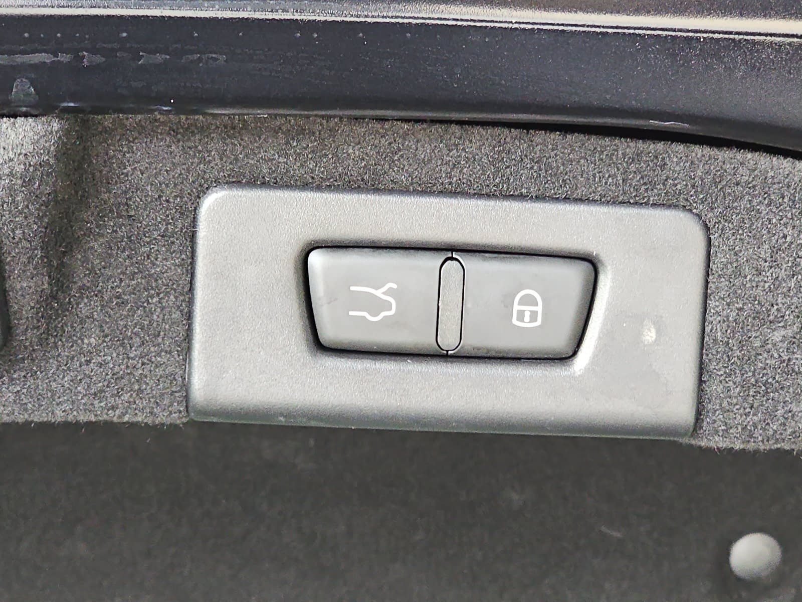 Used 2023 Maserati Ghibli Modena RWD image 13
