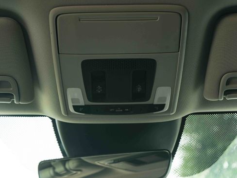 Used 2025 Honda Pilot Elite image 37